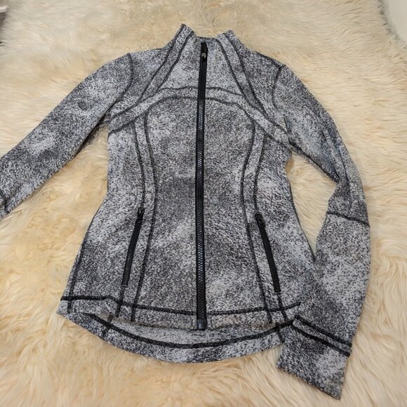 lululemon athletica Tops - Lululemon Define Jacket Luon Spray Jacquard White Black Size 8